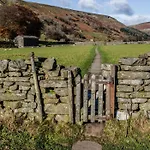 Holiday home 2 Bed In High Fremington Oc-ds375 *